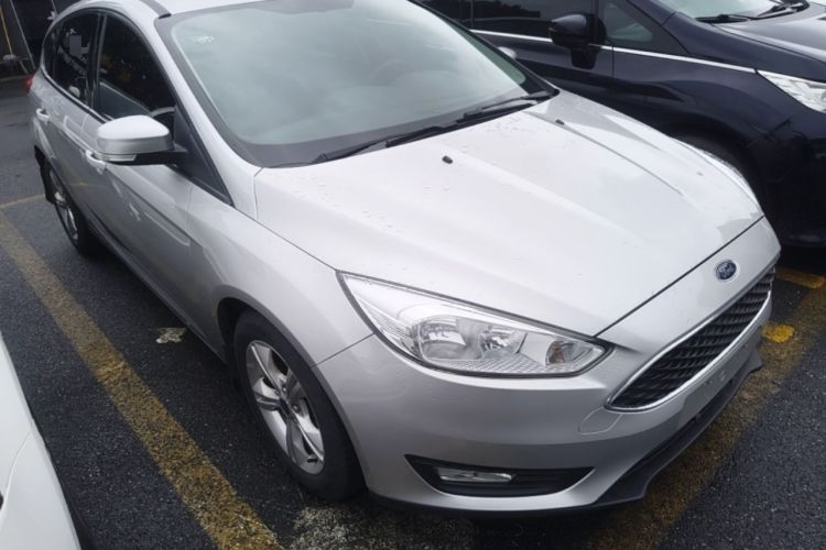 Used Ford Focus 2015 Hatchback 1.6L Automatic Comfort Model Front Right 45 Deg