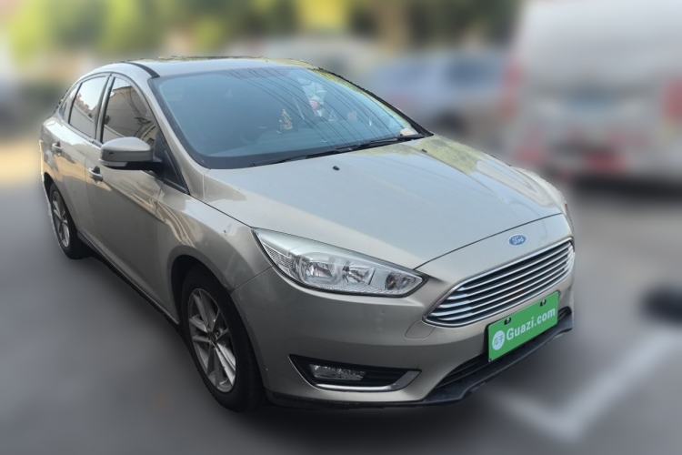 Used Ford Focus 2015 Sedan 1.6L Manual Fashion Edition Front Right 45 Deg