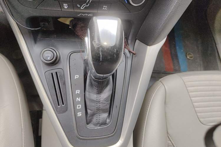 Used Ford Focus 2015 Sedan 1.6L Automatic Trend Model Gear Lever