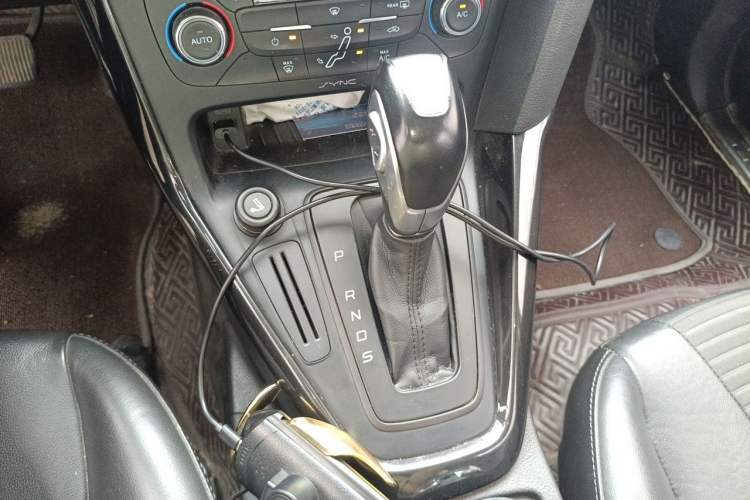 Used Ford Focus 2015 Sedan 1.6L Automatic Trend Model Gear Lever
