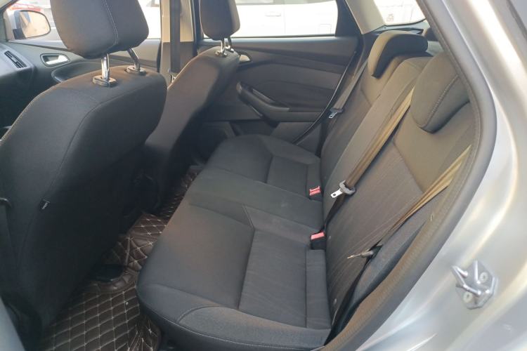 Used Ford Focus 2015 Hatchback 1.6L Automatic Comfort Model Interior 4