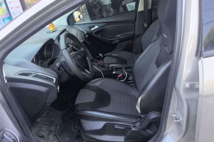 Used Ford Focus 2015 Sedan 1.6L Manual Fashion Edition Left Front Seat