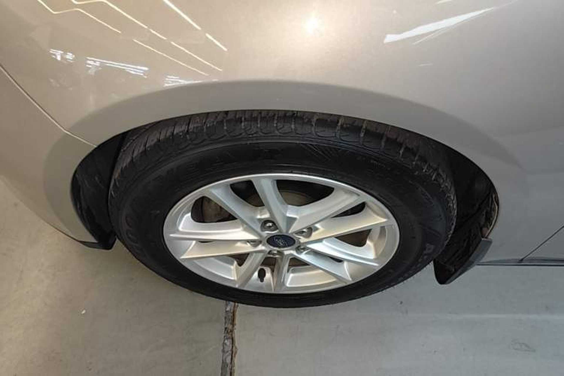 Used Ford Focus 2015 Sedan 1.6L Automatic Trend Model Left Front Wheel Hub