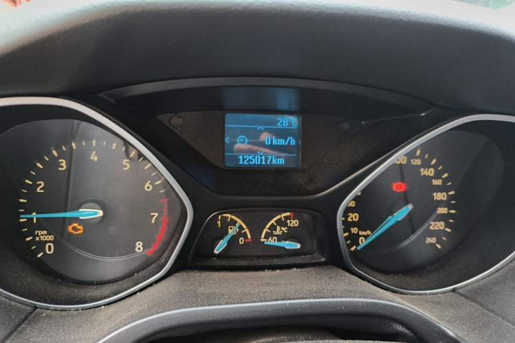 Used Ford Focus 2015 Sedan EcoBoost 125 Manual – Ultra-Style Edition Odometer Close Up