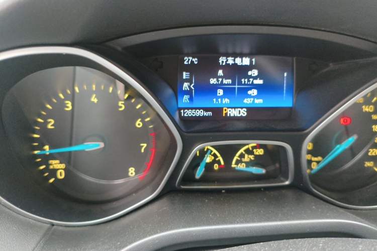 Used Ford Focus 2015 Hatchback EcoBoost 180 Automatic Elite Model Odometer Close Up