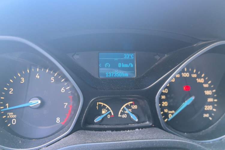 Used Ford Focus 2015 Sedan 1.6L Manual Fashion Edition Odometer Close Up