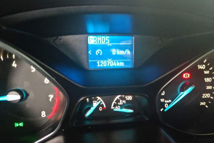 Used Ford Focus 2015 Sedan EcoBoost 125 Automatic Supreme Style Edition Odometer Close Up