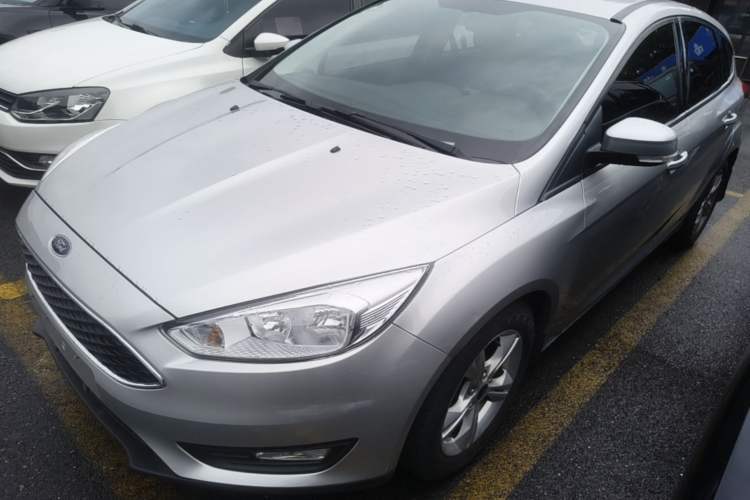 Used Ford Focus 2015 Hatchback 1.6L Automatic Comfort Model Guazi used car, China used car export, Used car for sale, Used cars, Cheapest cars for sale