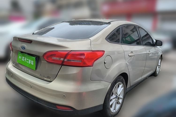 Used Ford Focus 2015 Sedan EcoBoost 125 Manual – Ultra-Style Edition Rear Right 45 Deg
