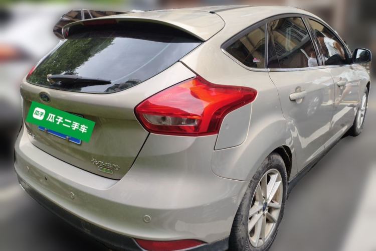 Used Ford Focus 2015 Hatchback EcoBoost 180 Automatic Elite Model Rear Right 45 Deg