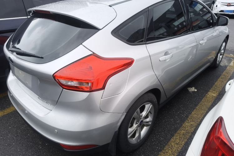 Used Ford Focus 2015 Hatchback 1.6L Automatic Comfort Model Rear Right 45 Deg