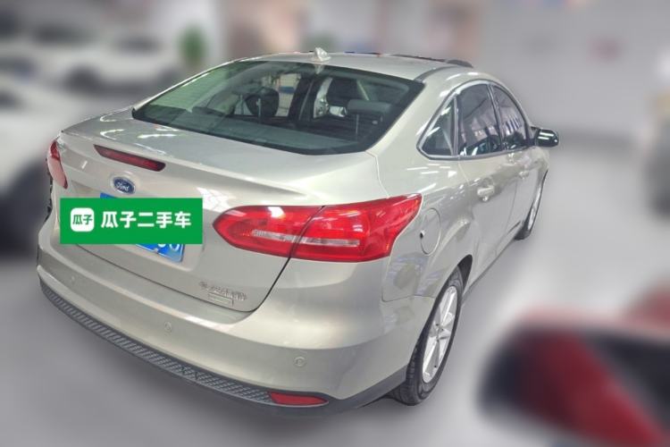 Used Ford Focus 2015 Sedan EcoBoost 125 Automatic Supreme Style Edition Rear Right 45 Deg