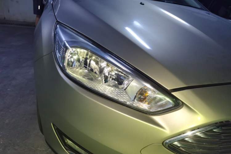 Used Ford Focus 2015 Sedan EcoBoost 180 Automatic Elite Model Right Front Headlight