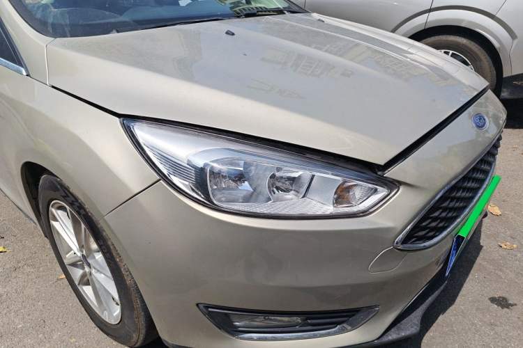 Used Ford Focus 2015 Hatchback EcoBoost 180 Automatic Elite Model Right Front Headlight