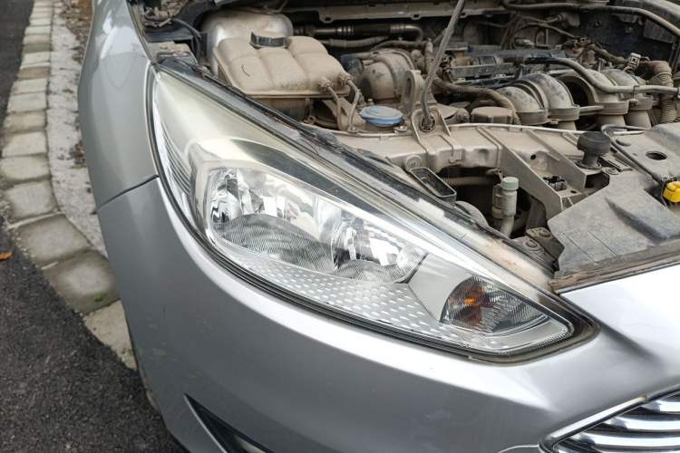 Used Ford Focus 2015 Sedan 1.6L Automatic Trend Model Right Front Headlight