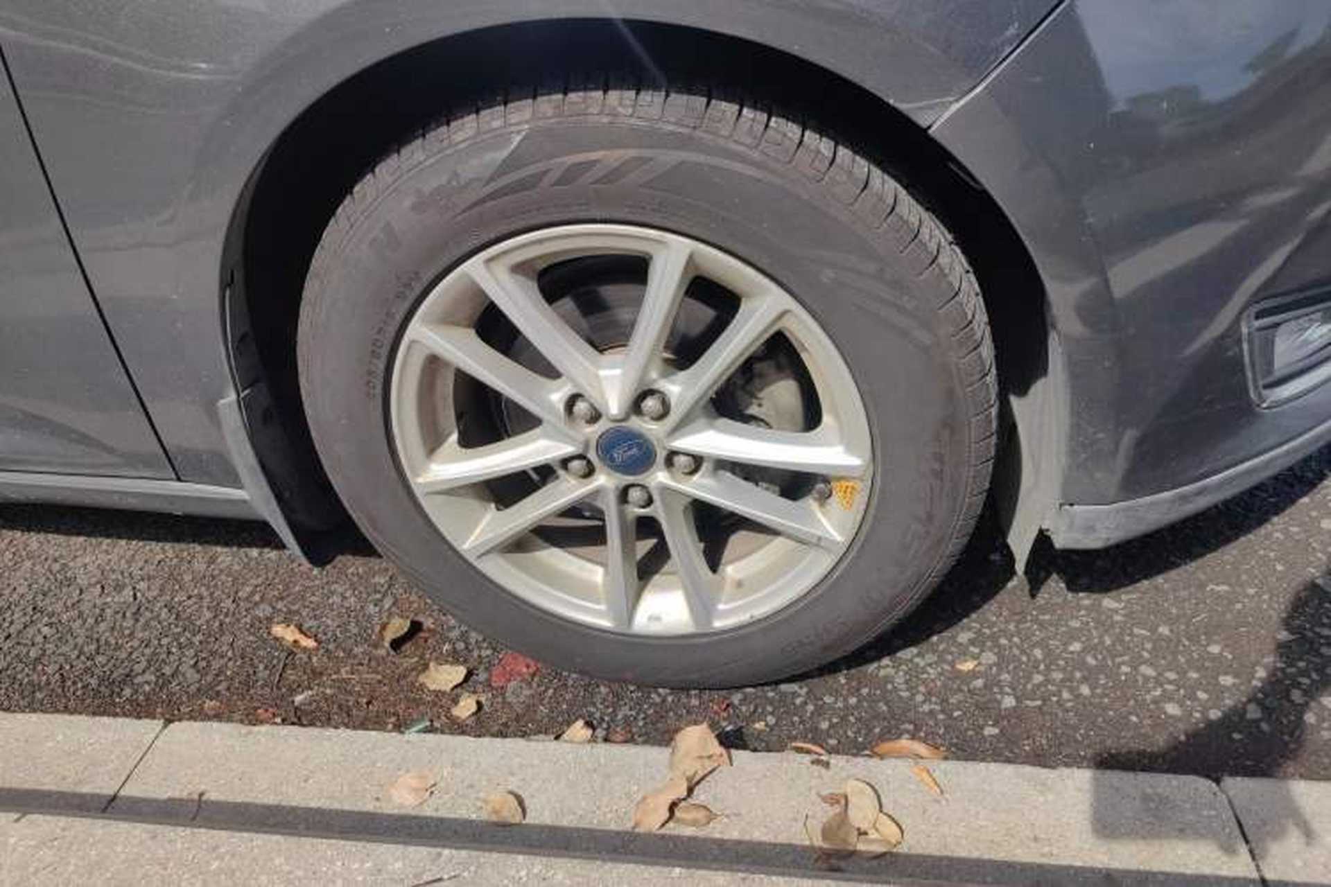 Used Ford Focus 2015 Sedan 1.6L Automatic Trend Model Right Front Wheel Hub