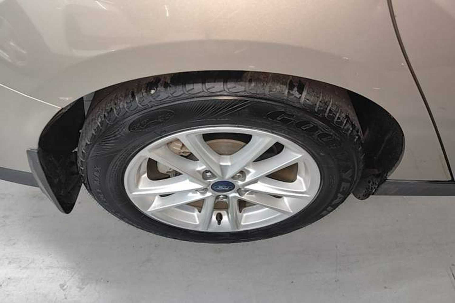 Used Ford Focus 2015 Sedan 1.6L Automatic Trend Model Right Rear Wheel Hub