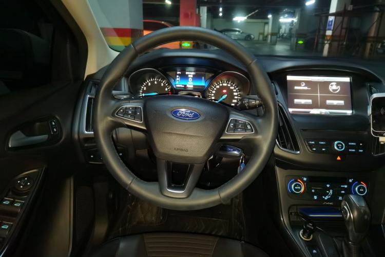 Used Ford Focus 2015 Sedan EcoBoost 180 Automatic Elite Model Steering Wheel