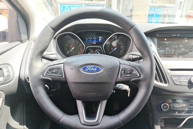 Used Ford Focus 2015 Hatchback EcoBoost 180 Automatic Elite Model Steering Wheel