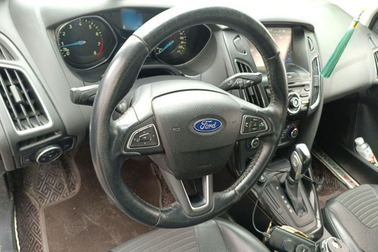 Used Ford Focus 2015 Sedan 1.6L Automatic Trend Model Steering Wheel