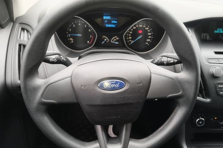 Used Ford Focus 2015 Hatchback 1.6L Automatic Comfort Model Steering Wheel