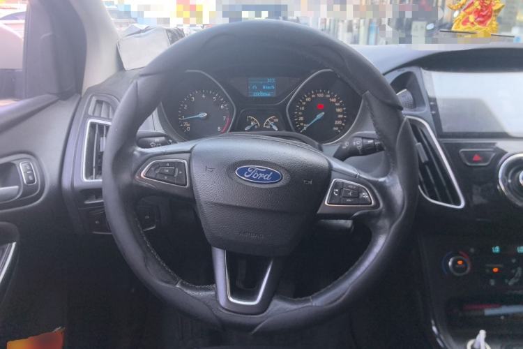 Used Ford Focus 2015 Sedan 1.6L Manual Fashion Edition Steering Wheel