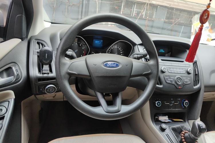 Used Ford Focus 2015 Sedan 1.6L Manual Comfort Model Steering Wheel