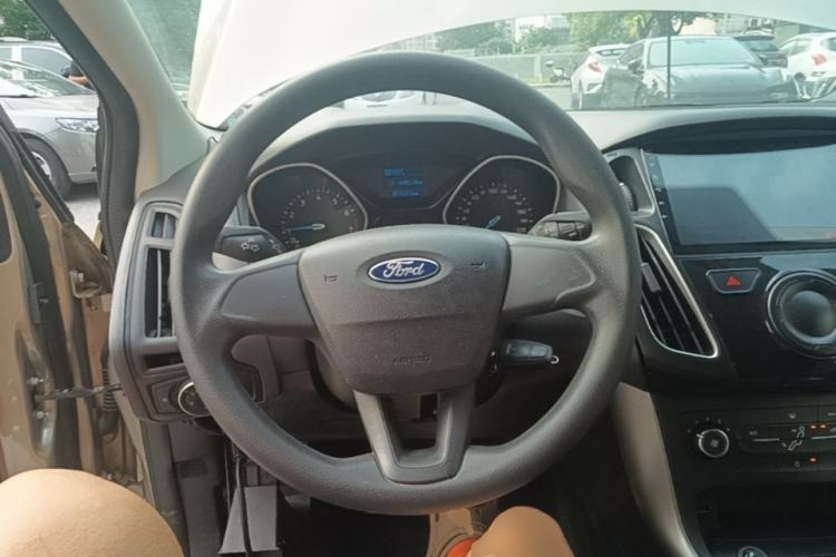 Used Ford Focus 2015 Hatchback 1.6L Automatic Comfort Model Steering Wheel