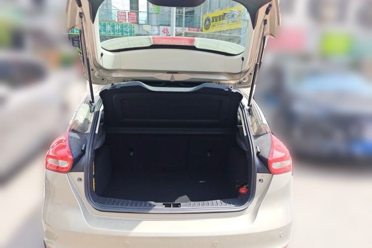 Used Ford Focus 2015 Hatchback EcoBoost 180 Automatic Elite Model Trunk