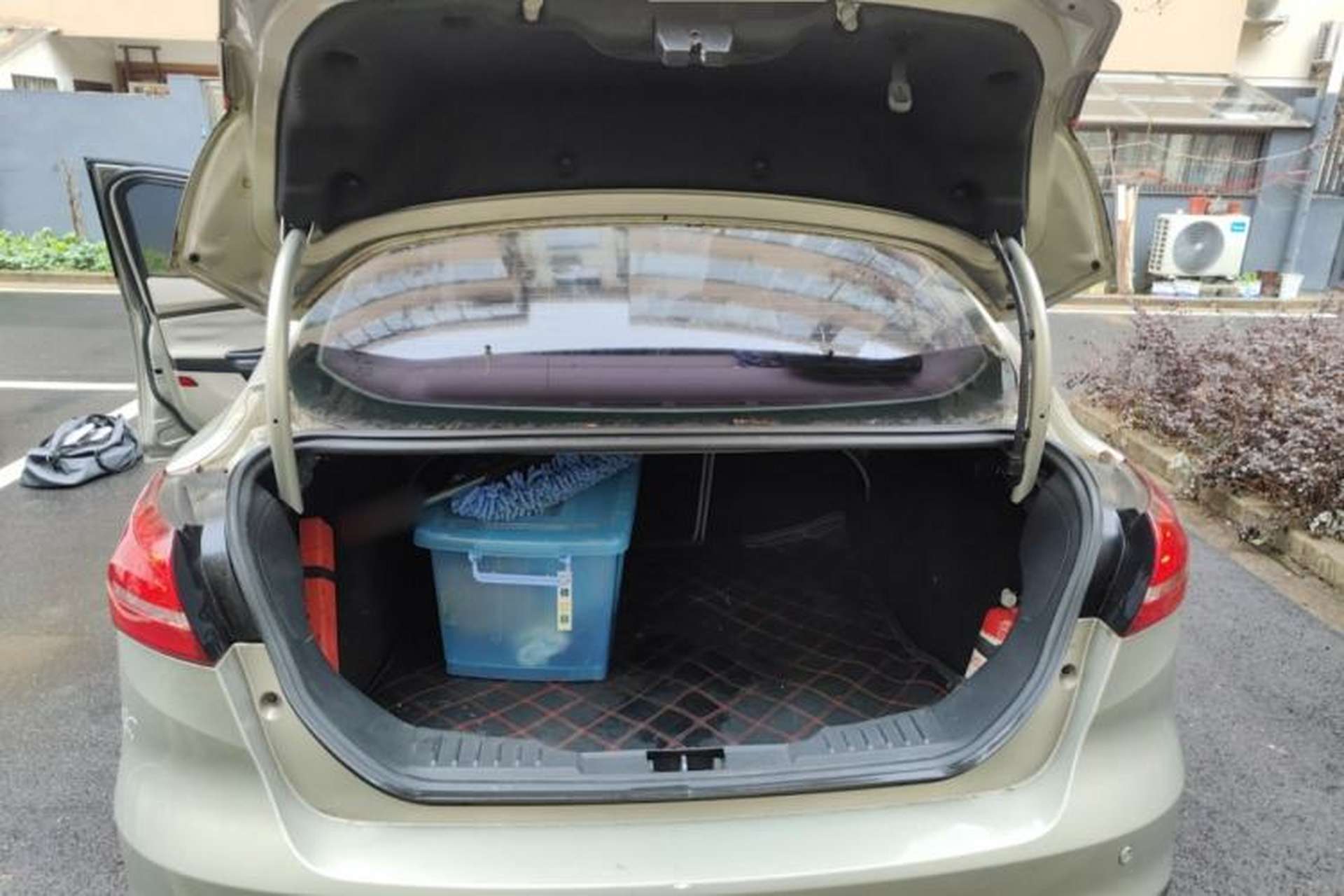 Used Ford Focus 2015 Sedan 1.6L Manual Comfort Model Trunk
