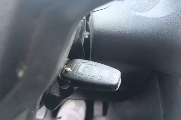 Used Ford Focus 2015 Sedan 1.6L Manual Fashion Edition Vehicle Key