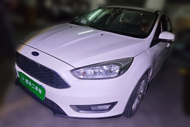 Used Ford Focus 2015 Hatchback 1.6L Automatic Fashion Edition Guazi used car, China used car export, Used car for sale, Used cars, Cheapest cars for sale