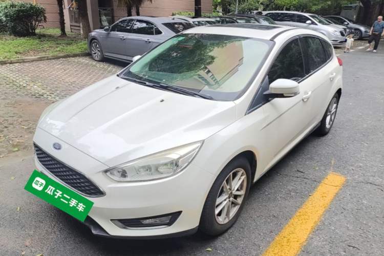 Used Ford Focus 2015 Hatchback 1.6L Automatic Fashion Edition Guazi used car, China used car export, Used car for sale, Used cars, Cheapest cars for sale