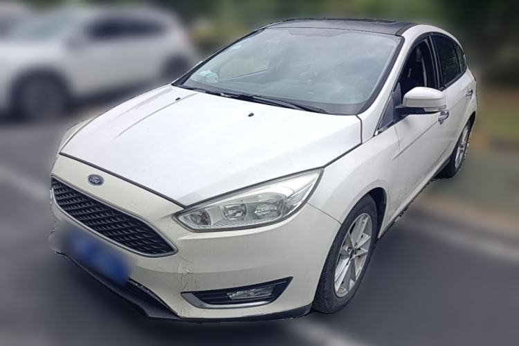Used Ford Focus 2015 Hatchback 1.6L Automatic Fashion Edition Guazi used car, China used car export, Used car for sale, Used Ford cars, Cheapest cars for sale