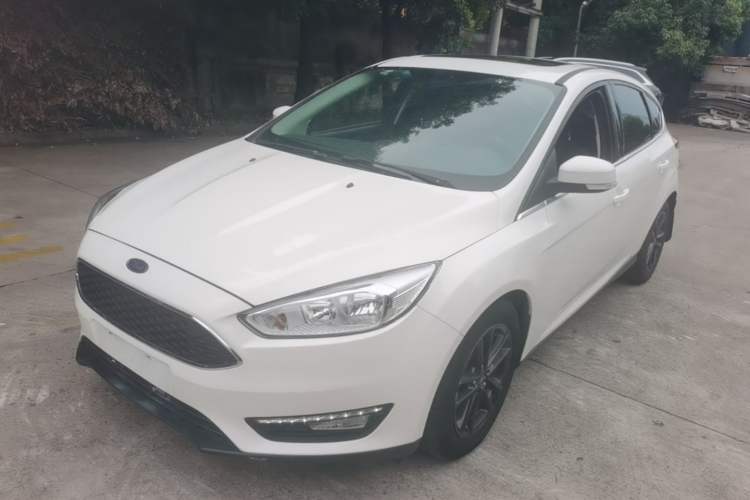 Used Ford Focus 2015 Hatchback EcoBoost 180 Automatic Elite Model Guazi used car, China used car export, Used car for sale, Used Ford cars, Cheapest cars for sale
