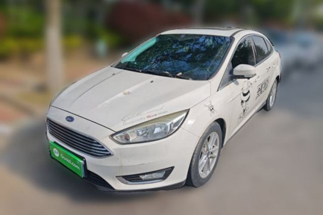 Used Ford Focus 2015 Sedan EcoBoost 125 Manual – Ultra-Style Edition