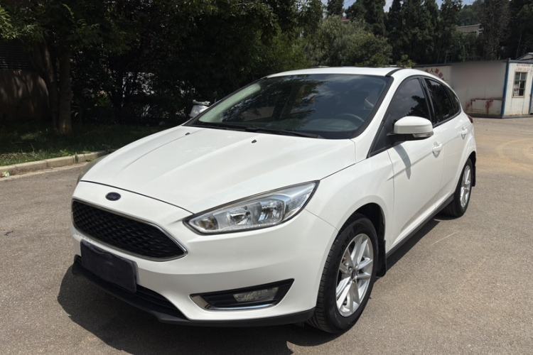 Used Ford Focus 2015 Hatchback 1.6L Automatic Fashion Edition Guazi used car, China used car export, Used car for sale, Used  cars, Cheapest cars for sale