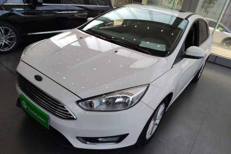 Used Ford Focus 2015 Sedan EcoBoost 180 Automatic Elite Model Guazi used car, China used car export, Used car for sale, Used cars, Cheapest cars for sale