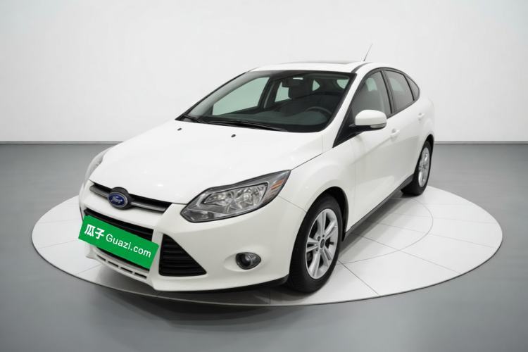 Gebrauchter Ford Focus 2015 Sedan 1.6L Automatic Trend Model Guazi used car, China used car export, Used car for sale, Used cars, Cheapest cars for sale