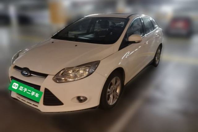 Ford Focus 2015 Sedan 1.6L Automatic Trend Model с пробегом