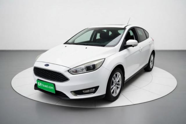 Ford Focus 2015 Hatchback 1.6L Automatic Fashion Edition مستعملة