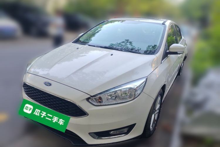 Used Ford Focus 2015 Hatchback EcoBoost 180 Automatic Elite Model Guazi used car, China used car export, Used car for sale, Used Ford cars, Cheapest cars for sale
