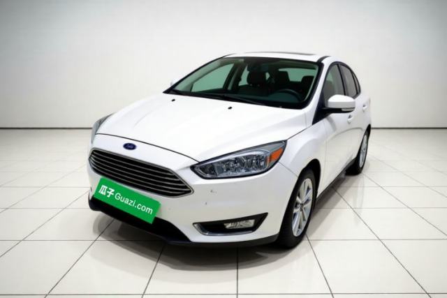 Używany Ford Focus 2015 Sedan EcoBoost 125 Automatic Supreme Style Edition