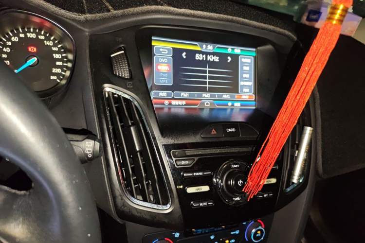 Used Ford Focus 2015 Hatchback 1.6L Automatic Fashion Edition Audio And AC Panel
