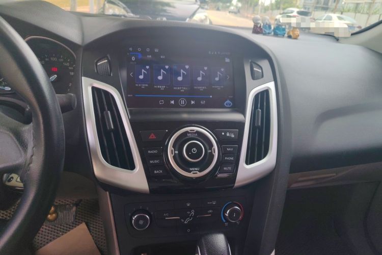 Used Ford Focus 2015 Sedan 1.6L Automatic Comfort Model Audio And AC Panel
