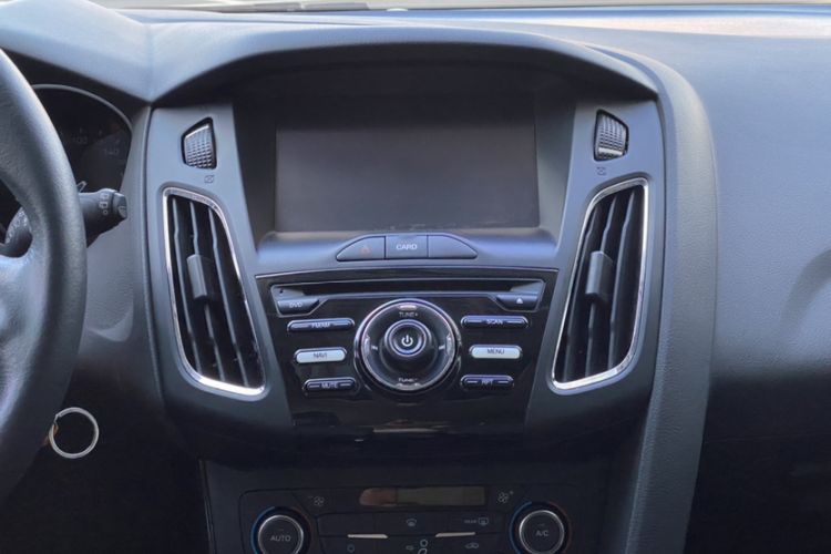 Used Ford Focus 2015 Hatchback 1.6L Manual Fashion Edition Audio And AC Panel