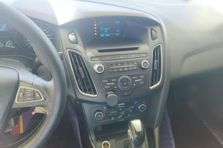 Used Ford Focus 2015 Sedan 1.6L Automatic Trend Model Audio And AC Panel