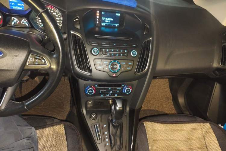 Used Ford Focus 2015 Sedan 1.6L Automatic Trend Model Audio And AC Panel