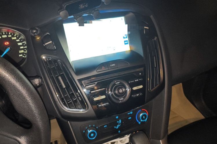 Used Ford Focus 2015 Hatchback 1.6L Automatic Comfort Model Audio And AC Panel