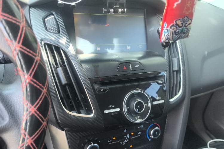 Used Ford Focus 2015 Sedan 1.6L Automatic Comfort Model Audio And AC Panel